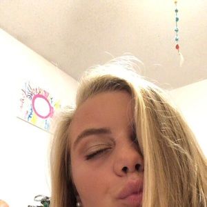 Meet your Posher, Chcharlynn